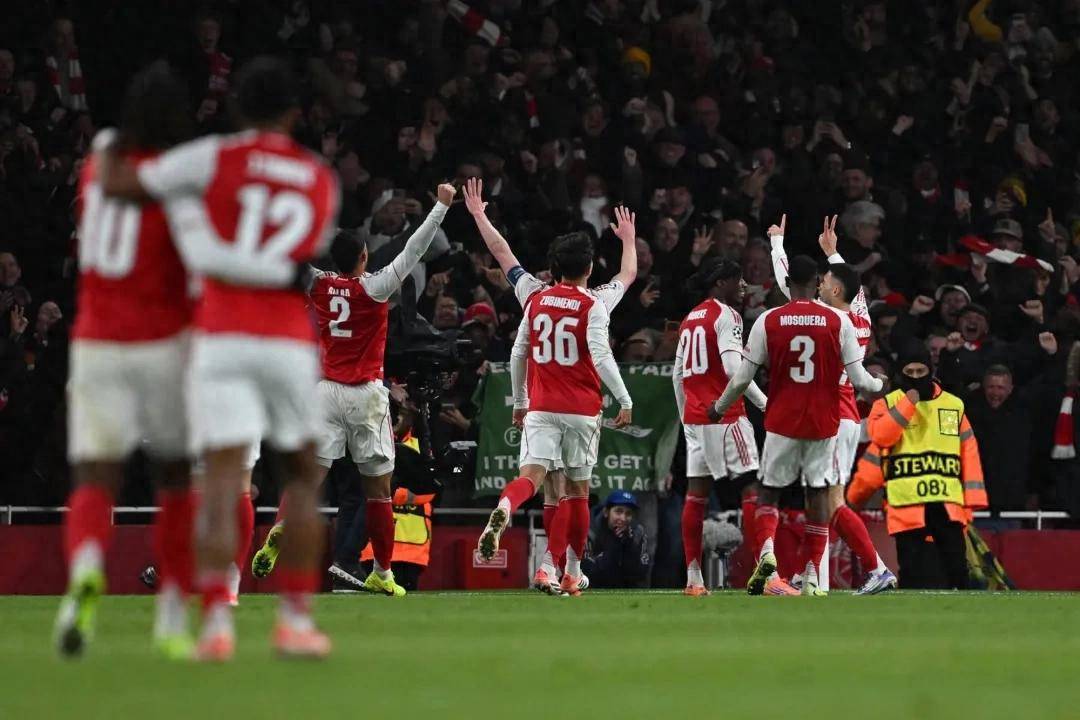 无敌！英超第1+欧冠第1！夺冠热门完爆德甲冠军，全胜高居榜首